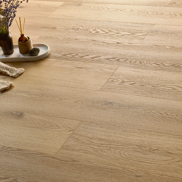 Woodric EIR – Cavaillon Oak i rom